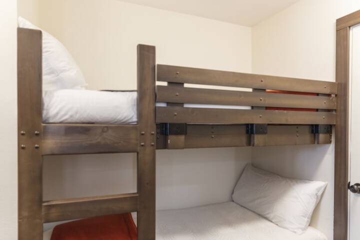 Room 153 of 220