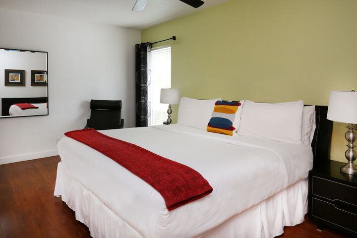 The Cabanas Guesthouse & Spa - Caters to Gay Men