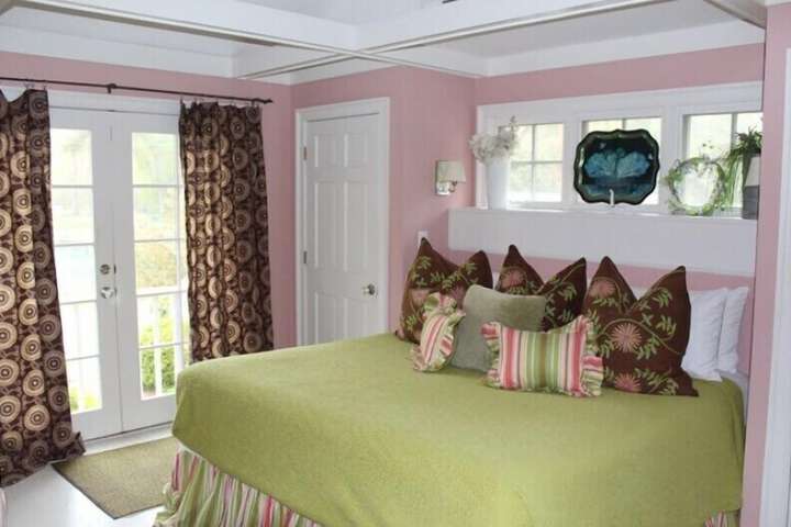 Room 27 of 40