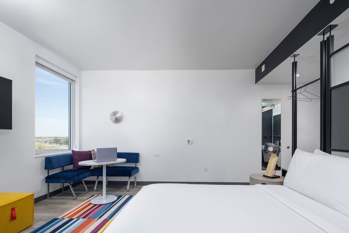 Room 17 of 41