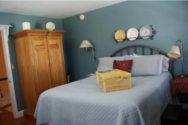 McKenzie House B & B