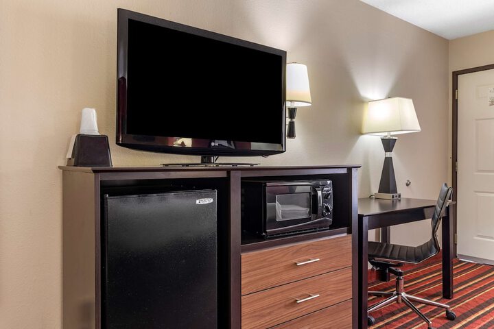 Room 9 of 30