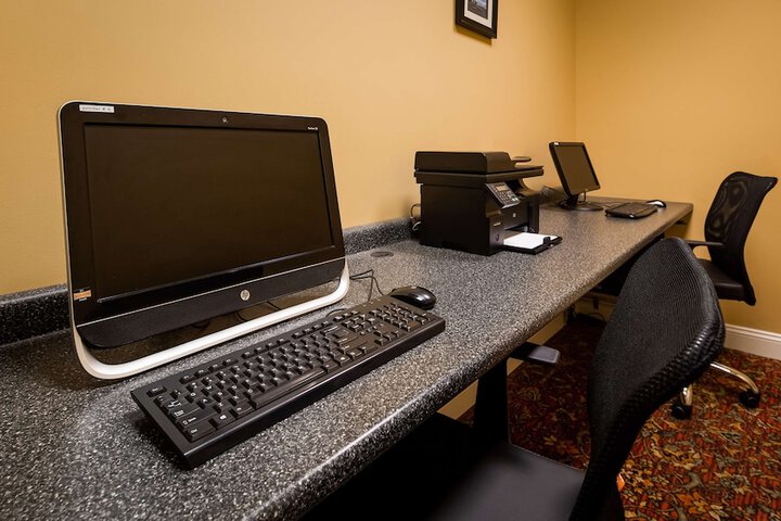 Business Center 135 of 137
