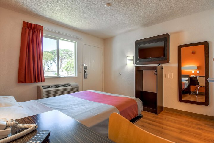 Room 15 of 20
