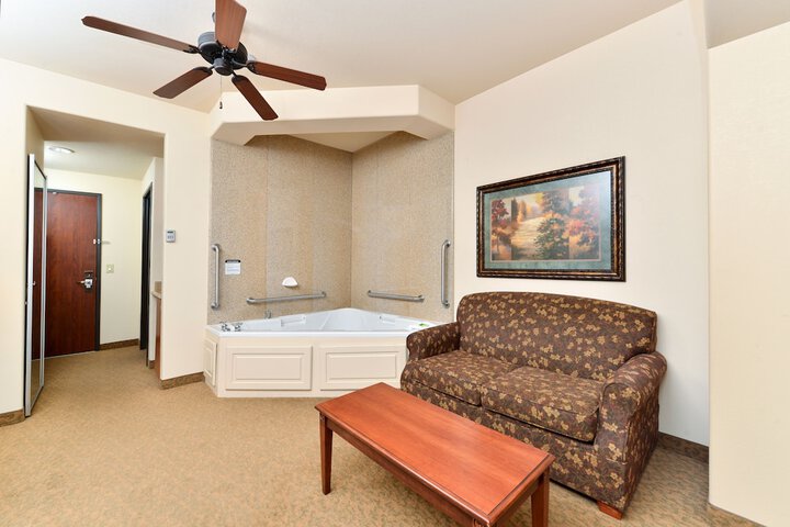 Room 32 of 63