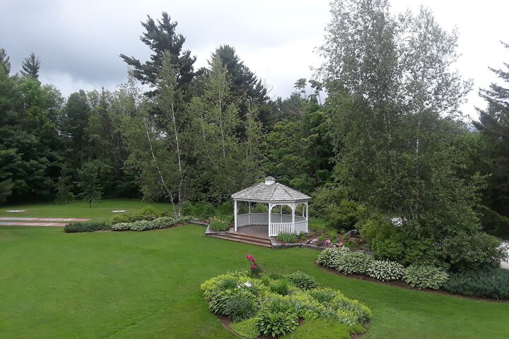 Summit Lodge