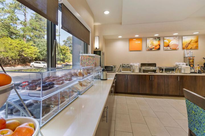 Comfort Suites Columbia Northeast - Fort Jackson