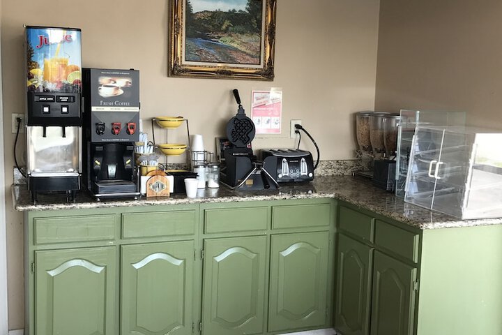 Breakfast/Coffee Service 22 of 25