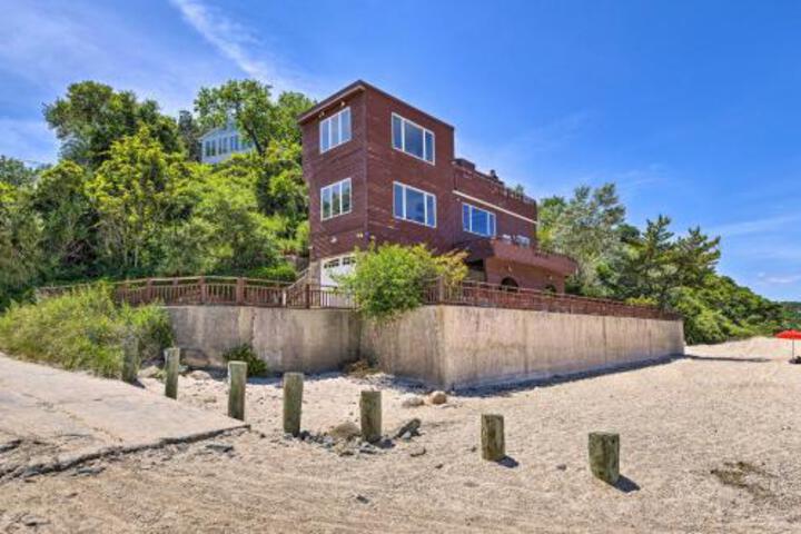 Beachfront Wading River Home with Deck and Grill