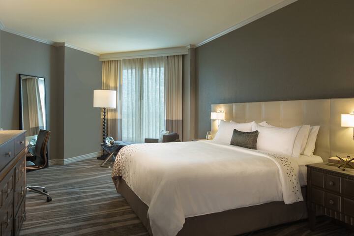 Room 29 of 65