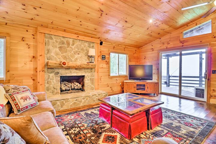 Breathtaking Mountain Views: Cullowhee Cabin!