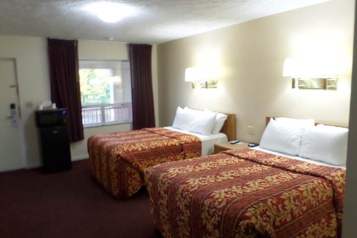 Room 9 of 28