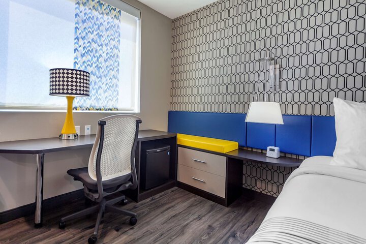 Room 7 of 27