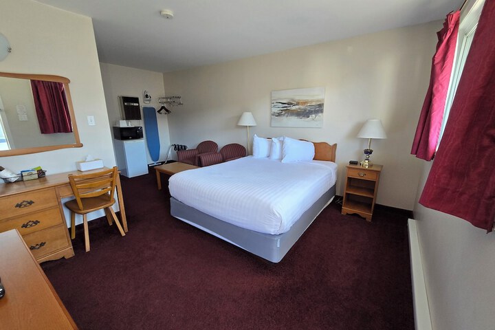 Room 27 of 84