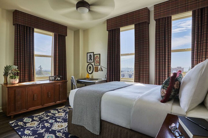 Room 37 of 70