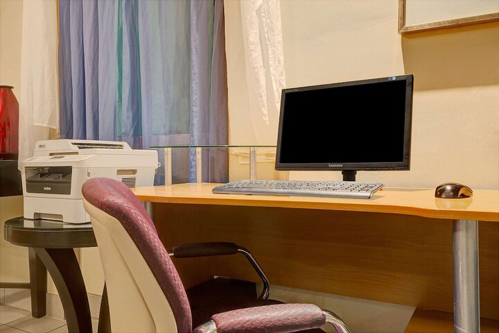 Business Center 14 of 14