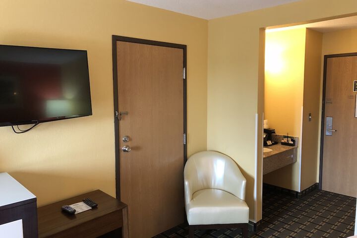Room 18 of 26
