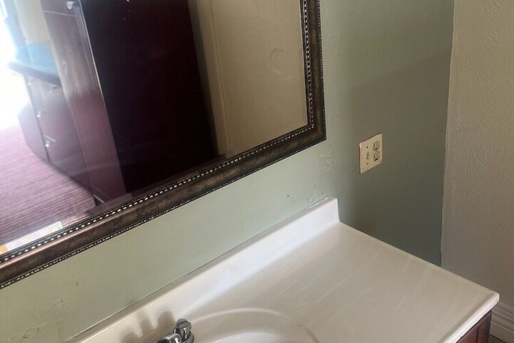 Room 7 of 10