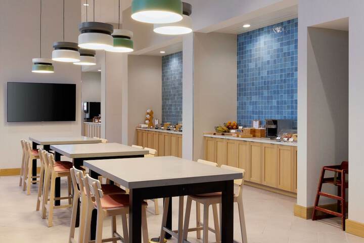 Breakfast/Coffee Service 67 of 89