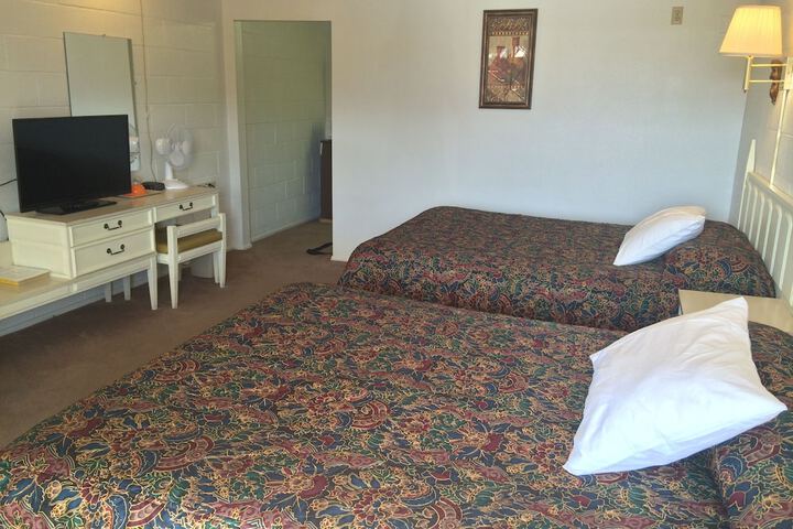 Room 33 of 38