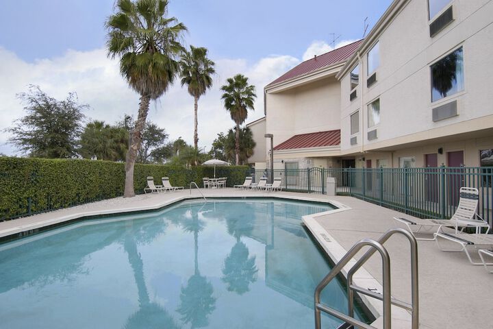 Pool 4 of 24