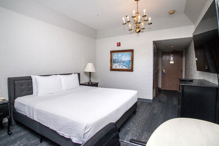 Chateau Hotel and Conference Center