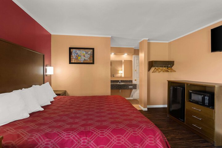 Room 36 of 40