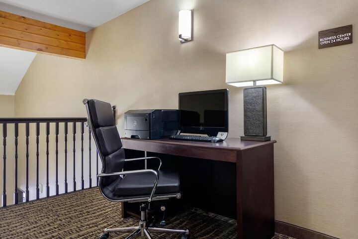 Business Center 47 of 47