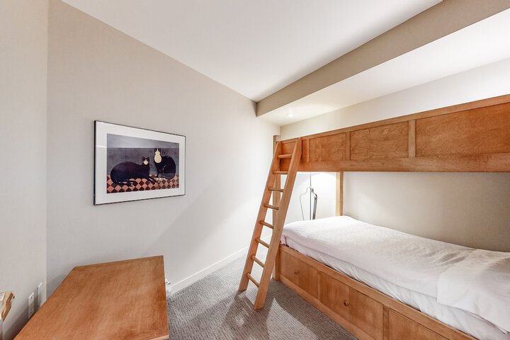 Whistler Peak Lodge