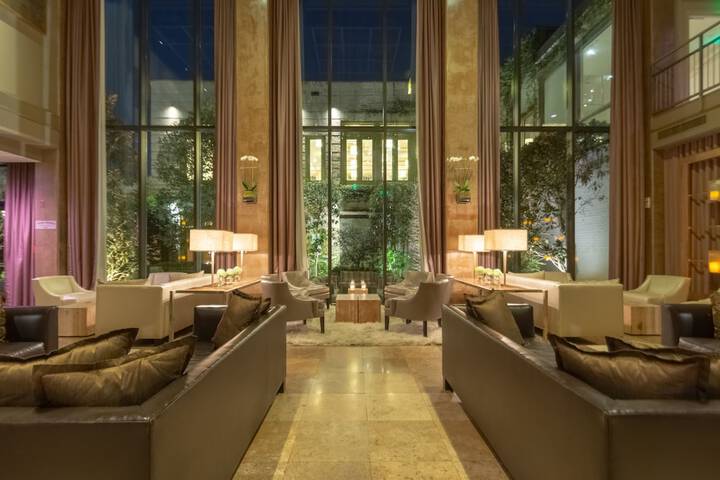 Proximity Hotel