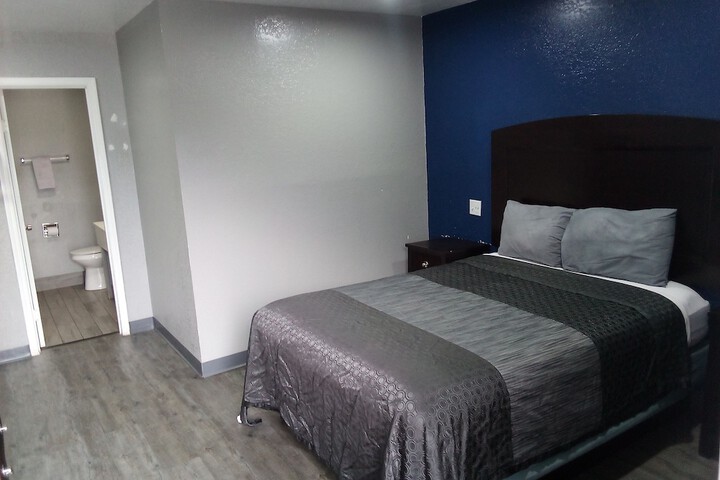 Coachmans Inn & Suites