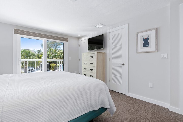 Escape Coastal Resort on Casey Key