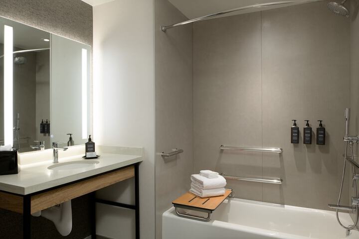 Room 25 of 89