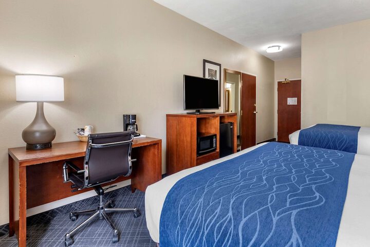 Room 11 of 27