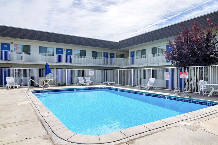 Pool 6 of 29