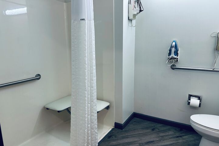 Room 8 of 38