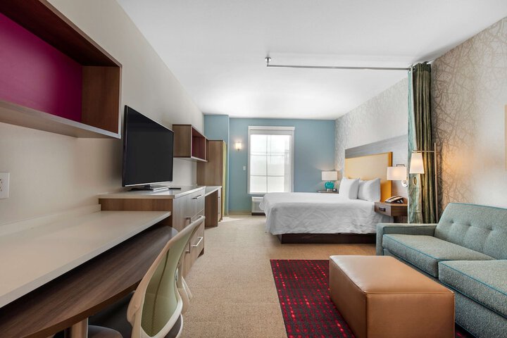 Room 10 of 30