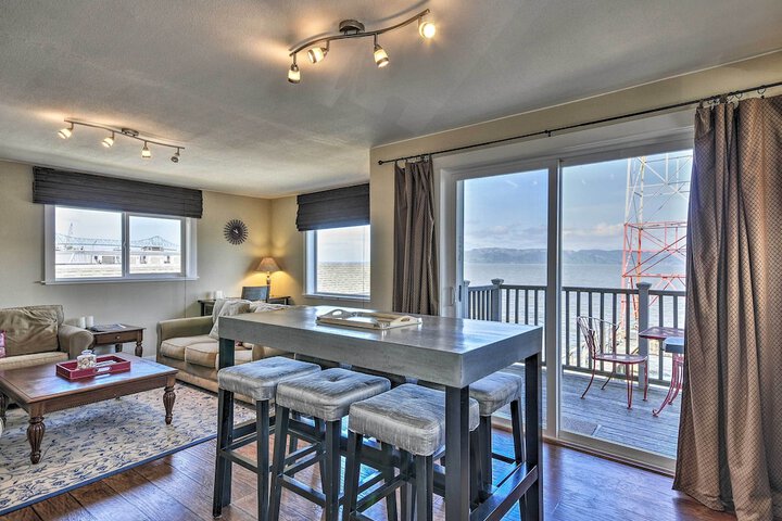 Waterfront Condo on Pier in Downtown Astoria!