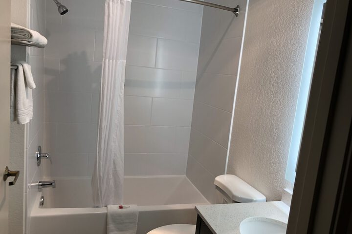Red Lion Inn & Suites Elk Grove Village