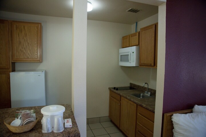 Room 16 of 34
