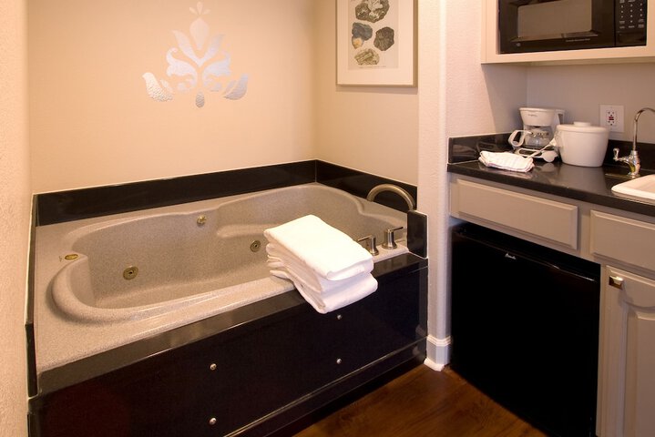 Hot Tub 60 of 70