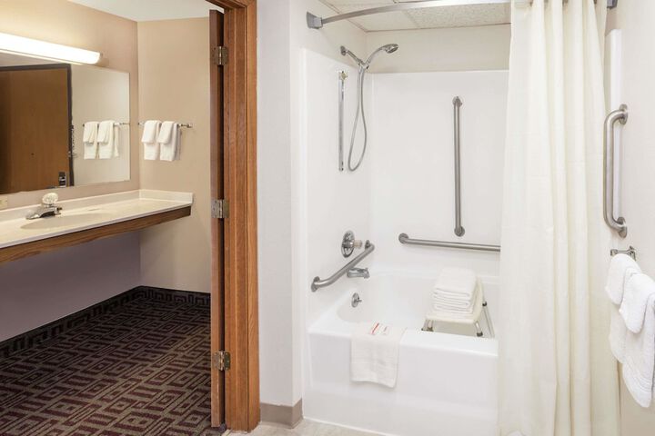 Room 12 of 18