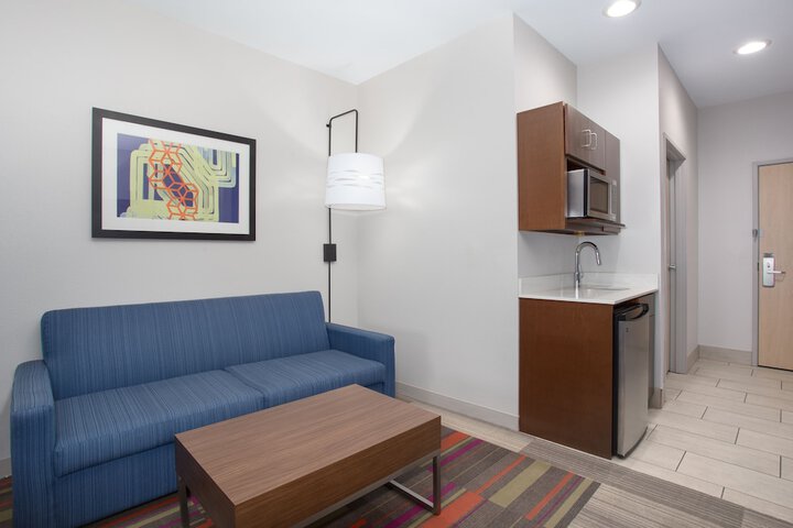 Holiday Inn Express & Suites Amarillo by IHG