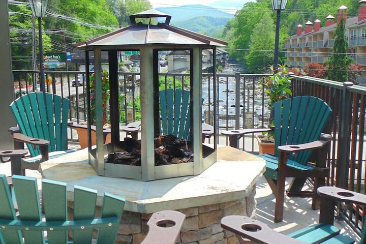 Baymont by Wyndham Gatlinburg on the River