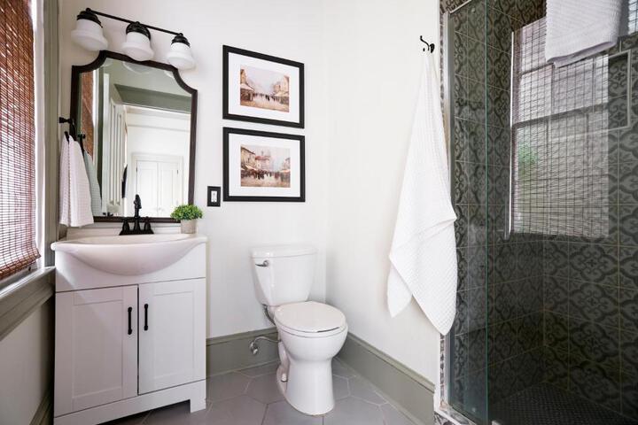 111 Waldburg street Beautifully Renovated Historic 5 bedroom 5 bath