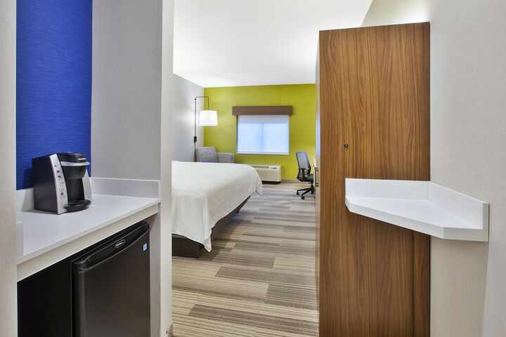 Holiday Inn Express Hotel & Suites Rochester - Victor by IHG