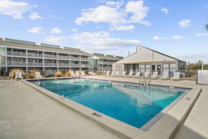 Sundeck 137 of 145