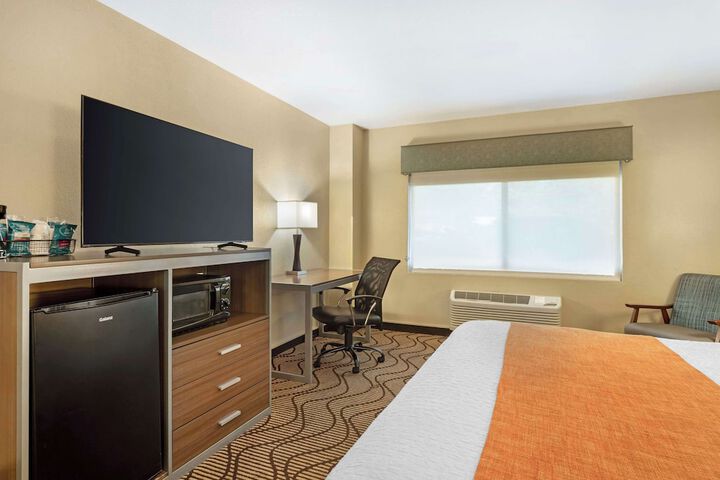 Room 8 of 36
