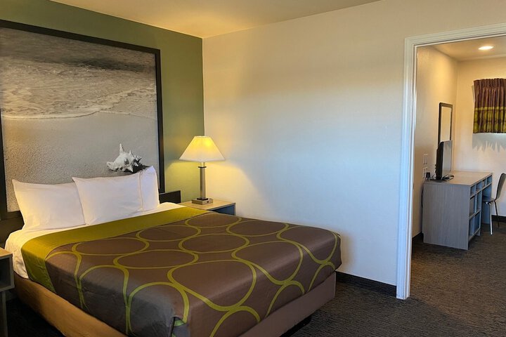 Room 16 of 29