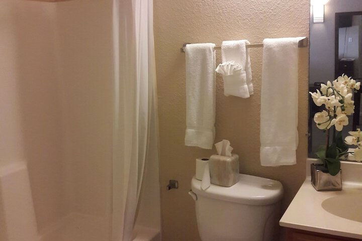 Room 17 of 37